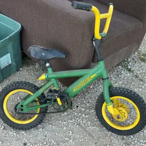 John Deere "Heavy Duty" Kids' Bicycle, Green and Yellow