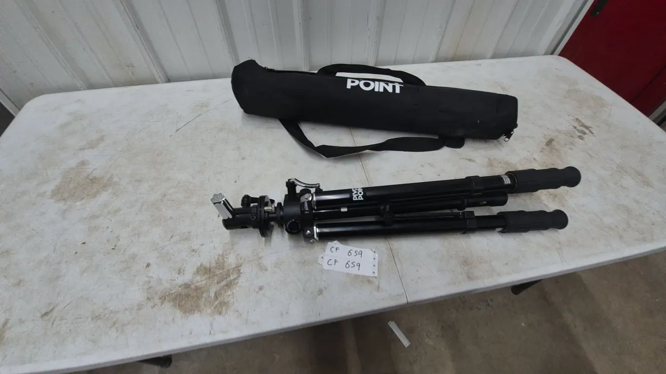 Pivot Point Tripod and Carry Bag