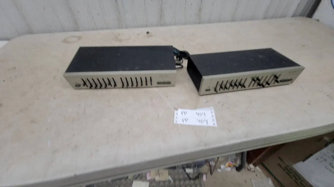 Realistic Seven Band Stereo Frequency Equalizers 2
