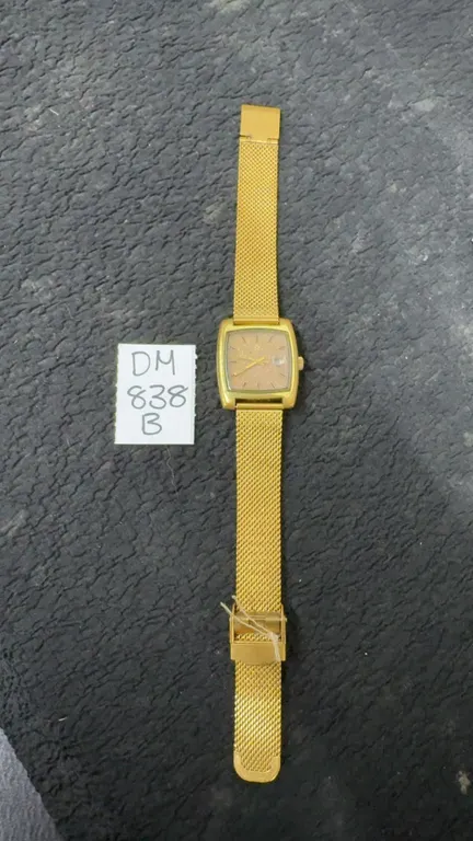 Gold-Plated Men's Wristwatch, Cushion Case, Date Window, Mesh Bracelet