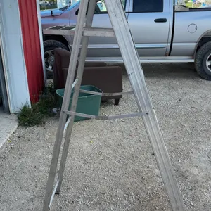 Aluminum A-Frame Ladder, 5-Step, with Top Platform and Side Shelf 5-1/2ft