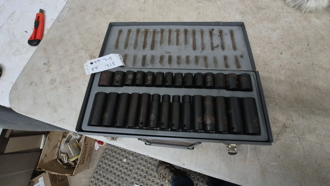 Mastercraft Maximum Socket Set in Metal Case, 1/2”