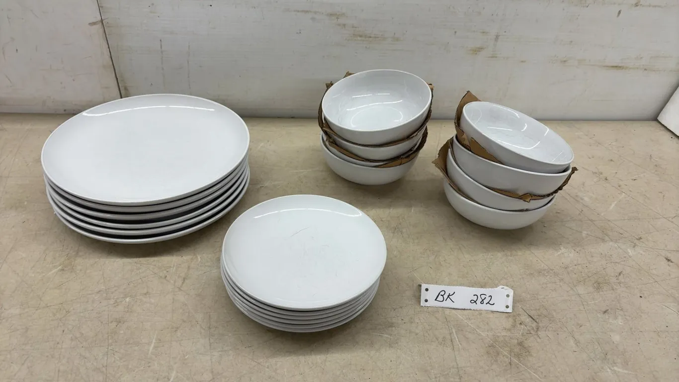 New White Crackle Glaze Ceramic Dinnerware Set Including Plates, Side Plates, and Bowls, 20 Pieces