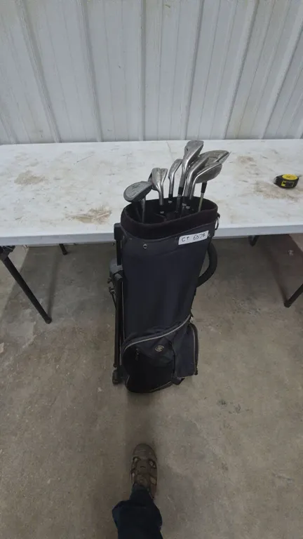 Cleveland Golf Clubs and Bag, 11 Clubs, Right-Handed