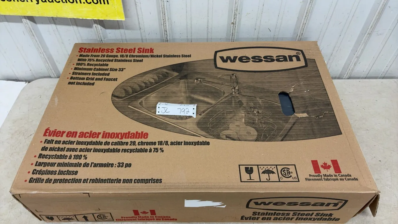 New in Box Wesson DBLE Stainless Steel Kitchen Sink with Strainers 20.5 × 31 × 7