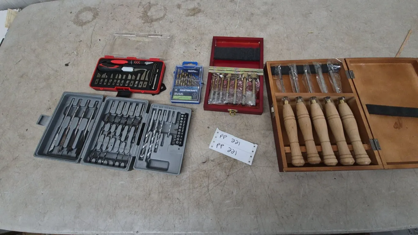 Assorted Tool Lot: Mastercraft 13-Piece Drill Bit Set, Wood lathe Chisels, forestry bits