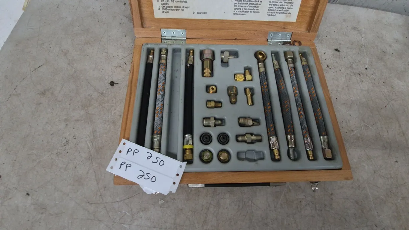 LM Lubro Moly JetClean Universal Adapter Kit, Hoses, and Fittings in Wood Case
