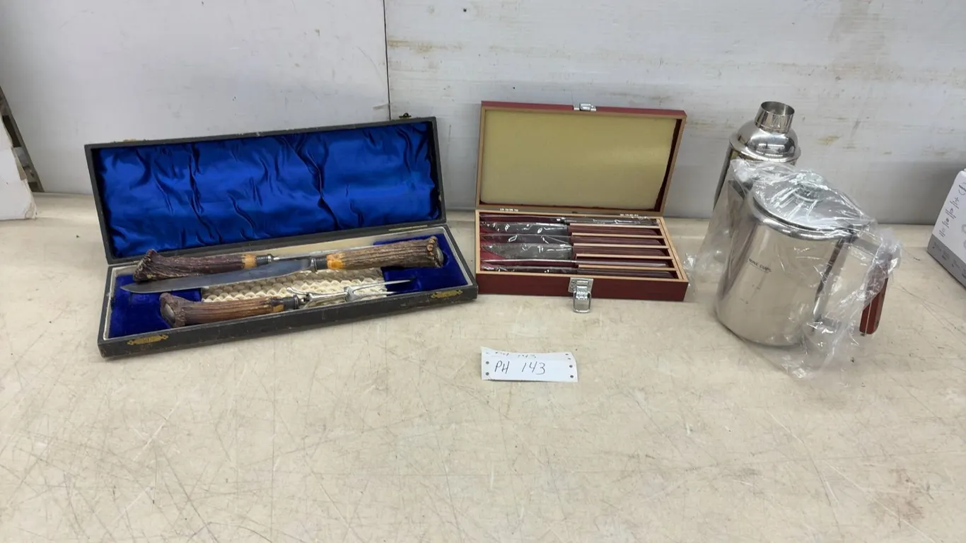 Charles Barber and Co. Cutlers Sheffield Carving Set, 6-Piece Steak Knife Set, Cocktail Shaker