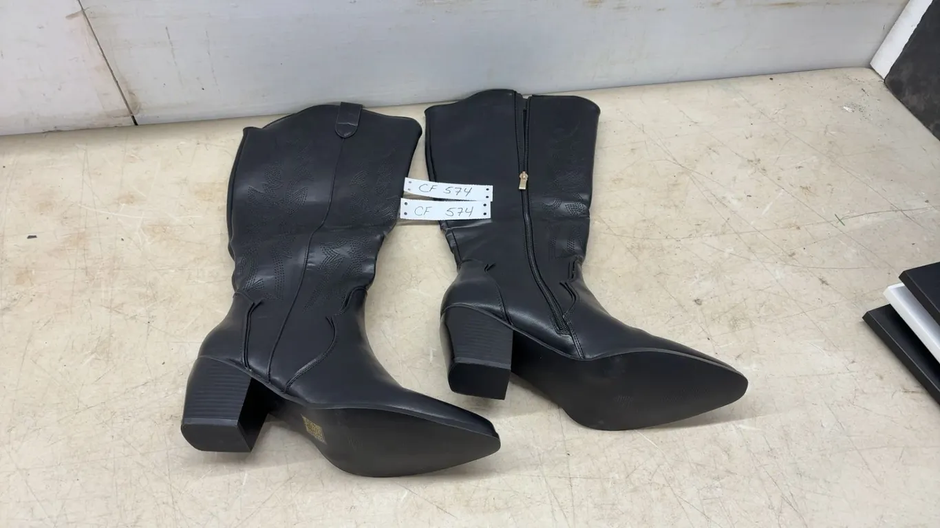 Women's Black Faux Leather Western-Style Pointed Toe Block Heel Boots, Size 11