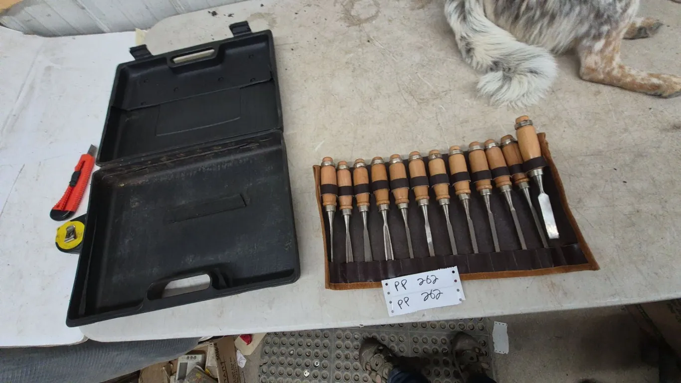 Wood Carving Chisel Set in Leather Roll and Hard Case