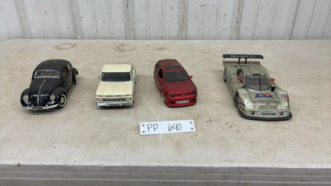 4 Diecast Cars, Maisto, and Hot wheels, 1/18 Scale