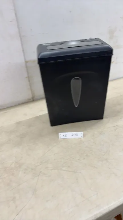 Aurora AS860C Cross-Cut Paper and Credit Card Shredder, 8-Sheet Capacity