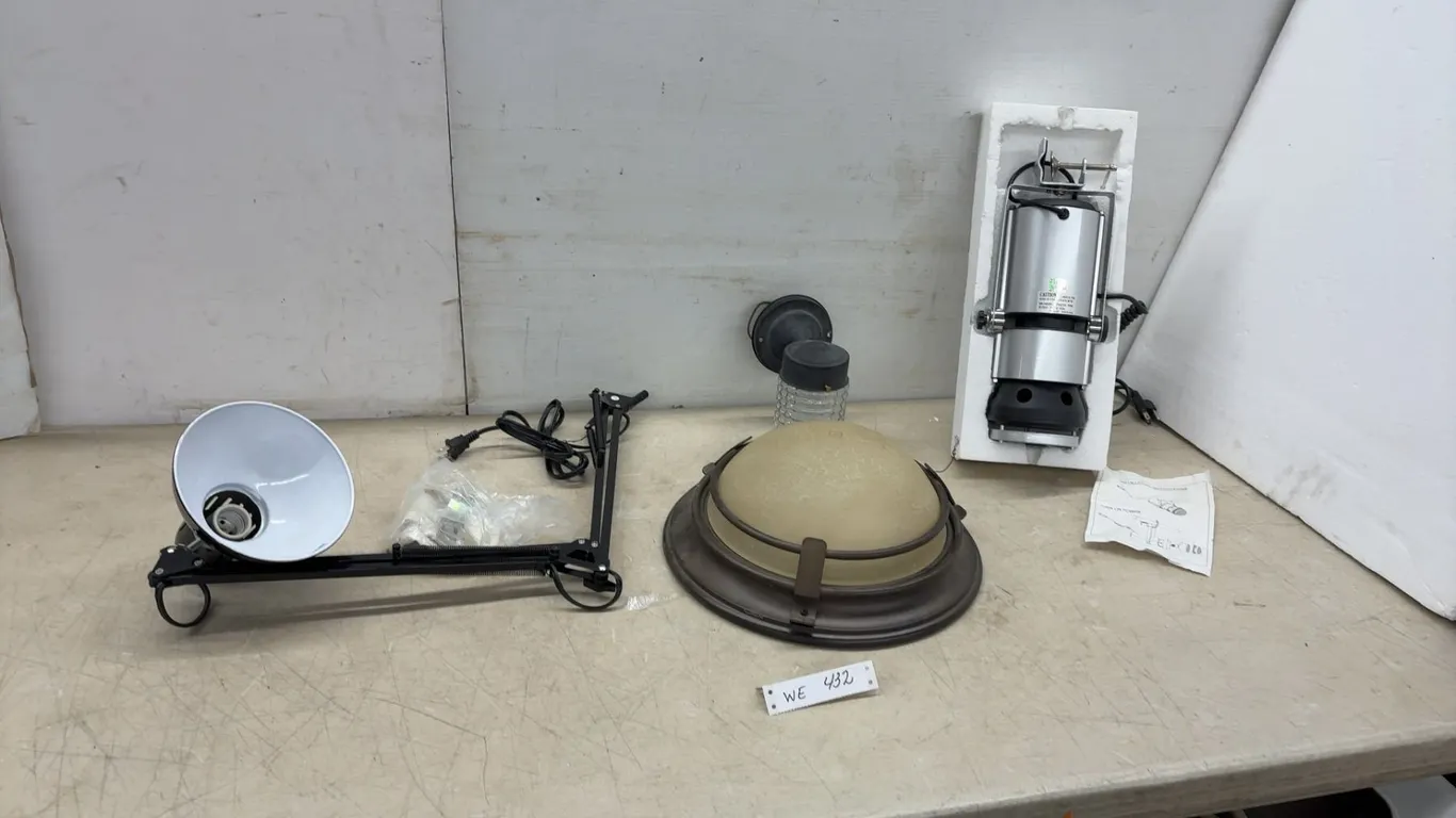 Assorted Lights, 39-Watt MH-PAR30L Portable Metal Halide Spotlight