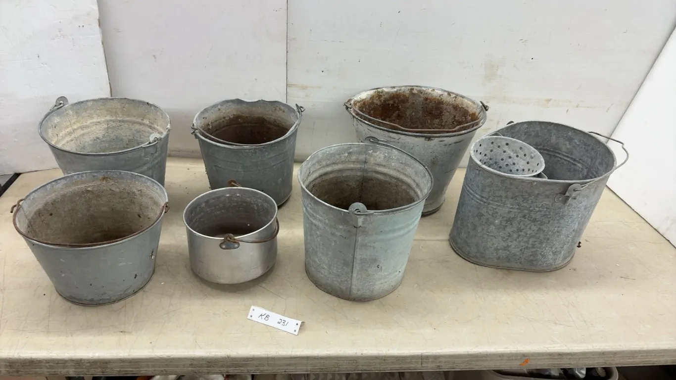 Galvanized Steel Buckets and Mop Bucket