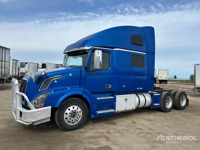 2010 Volvo VNL 6x4 T/A Sleeper Truck Tractor