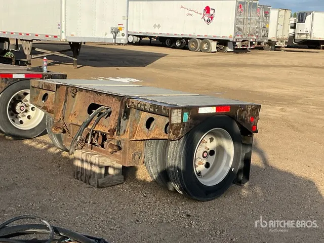 2013 Fontaine S/A Booster Axle