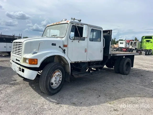 2000 International 4700 4x2 Crew Cab Flatbed Dump Truck