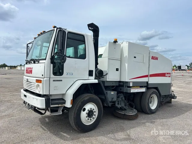 Elgin Eagle on 2005 Sterling SC8000 Sweeper Truck