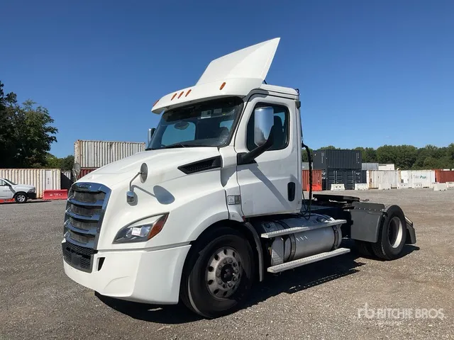 2019 Freightliner Cascadia 116 4x2 S/A Day Cab Truck Tractor