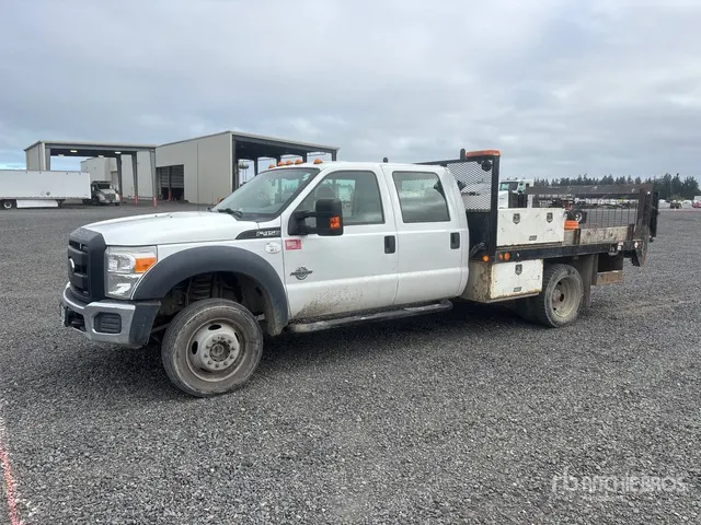 2016 Ford F-450 XL 4x4 Crew Cab Flatbed Truck