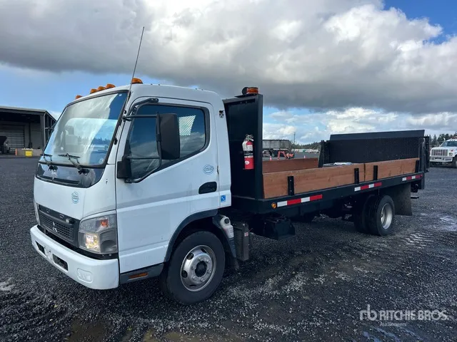 2010 Mitsubishi FE180 4x2 Flatbed Truck