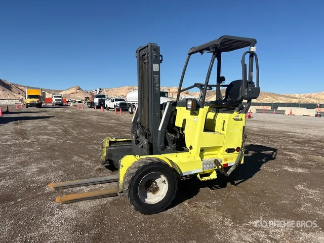 2007 Moffet M50 5000 lb 3x3 Truck Mounted Forklift