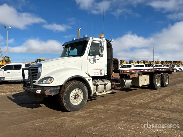 2005 Freightliner Columbia 120 6x4 Bed Truck