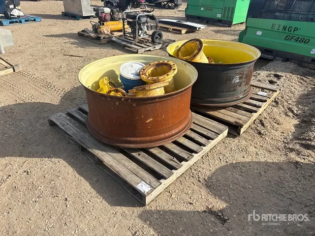 Quantity of (4) John Deere Wheel Spacers