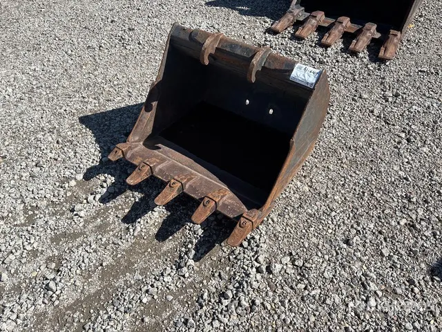 38 in Digging Excavator Bucket