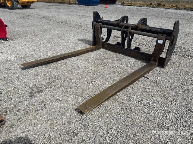 Cat 96 in Wheel Loader Forks