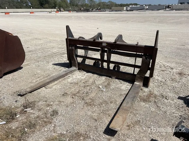 Cat 69 in Wheel Loader Forks
