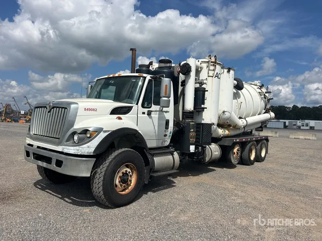 2011 International 7600 8x4 Vacuum Excavator Truck