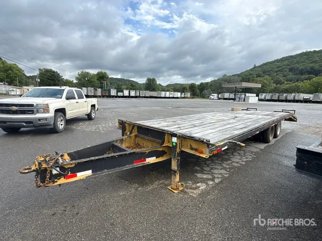 1997 Hudson 22 ft T/A Equipment Trailer