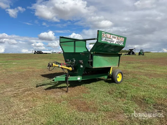 Bale King Avenger 2880 Hydraulic Bale Processor