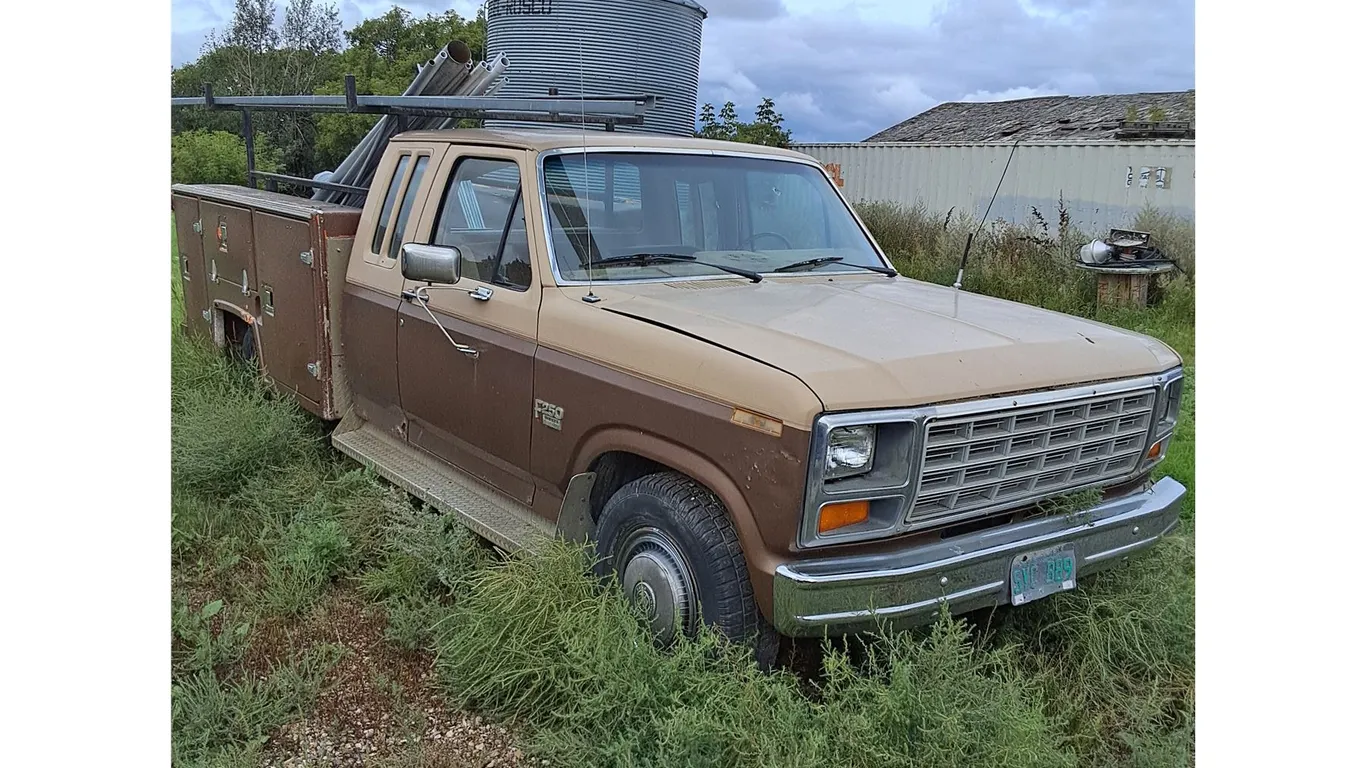 1983 Ford F250 Diesel XL 2WD Supercab Service Truck (Auto, A/C, Tilt, CC)-Pickup offsite by Allan