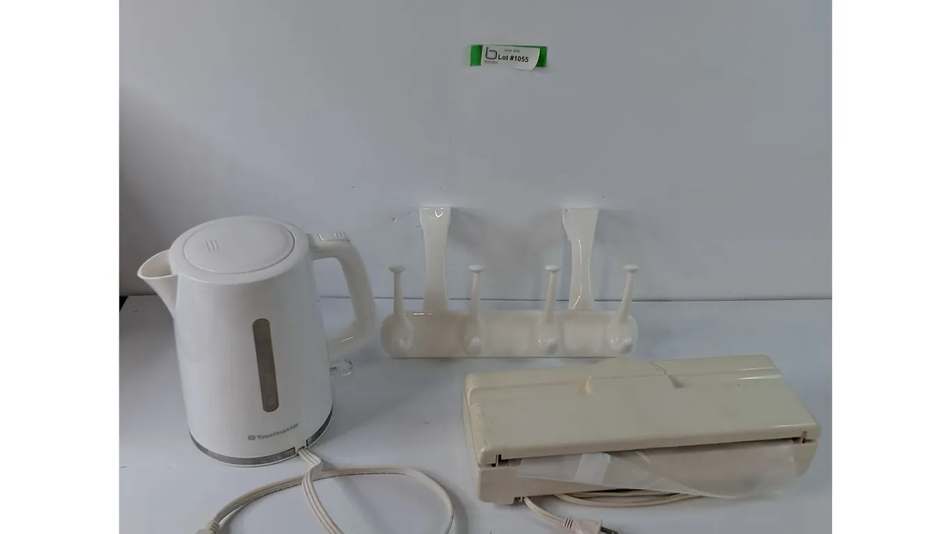 (1) Electric Kettle Working, Phillips Vacuum Sealer As-Is, Over Door Hanger