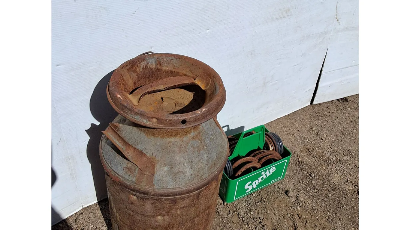 **Milk Jug and Horseshoes, Sprite Six Pack Container No Shipping