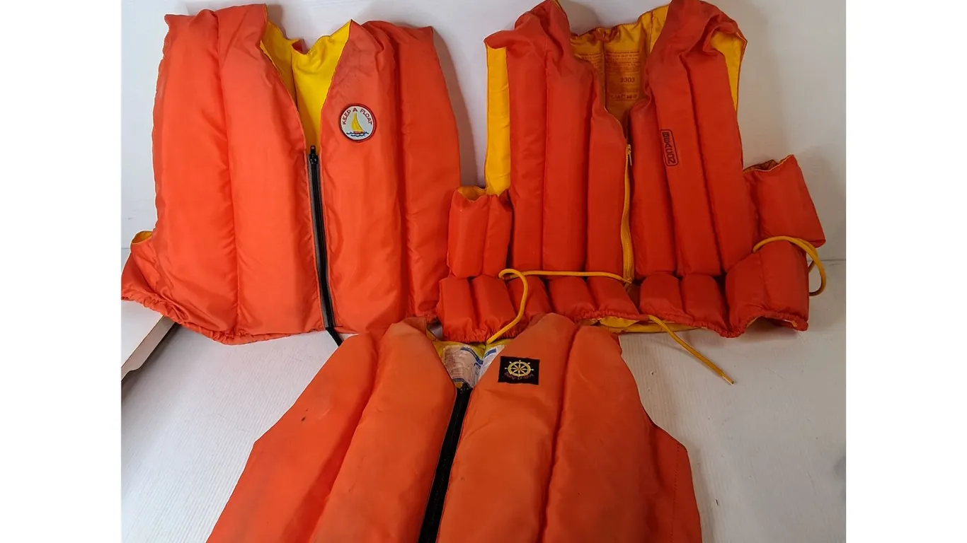 (3) Adult PFDs- M, L, XL