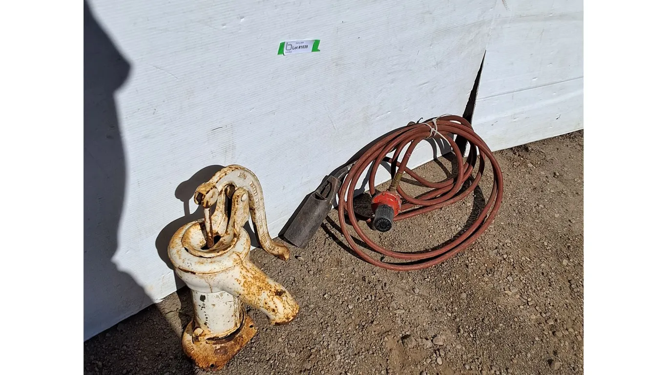 **Small Water Pump and Propane Torch No Shipping