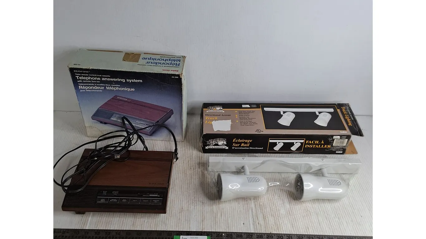 Duofone Answering Machine - Powers On, Sealed Hampton BayTrack Light
