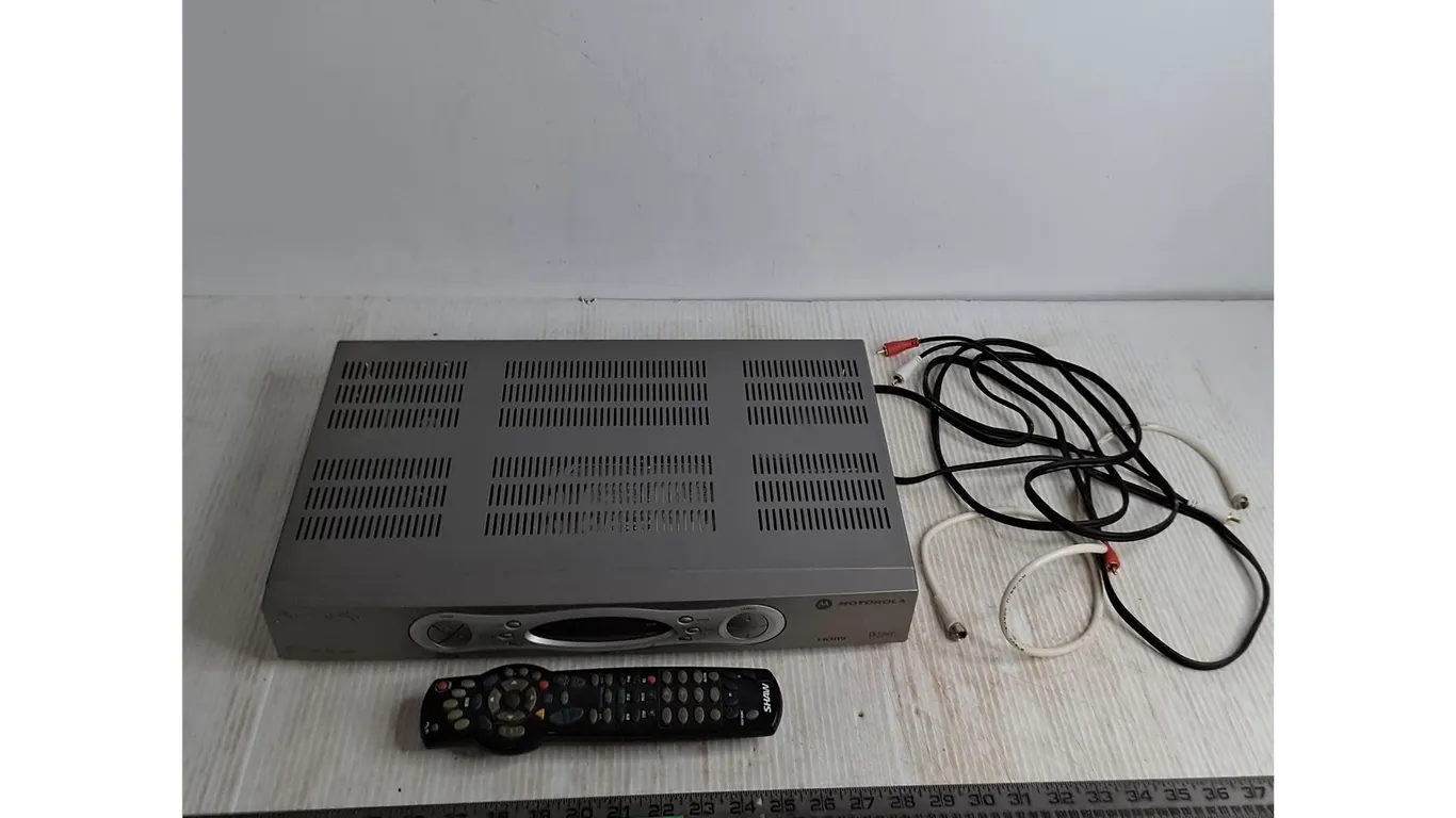 Shaw Motorola HDPVR w/Remote & Cords - No Power Cord, Untested, As is