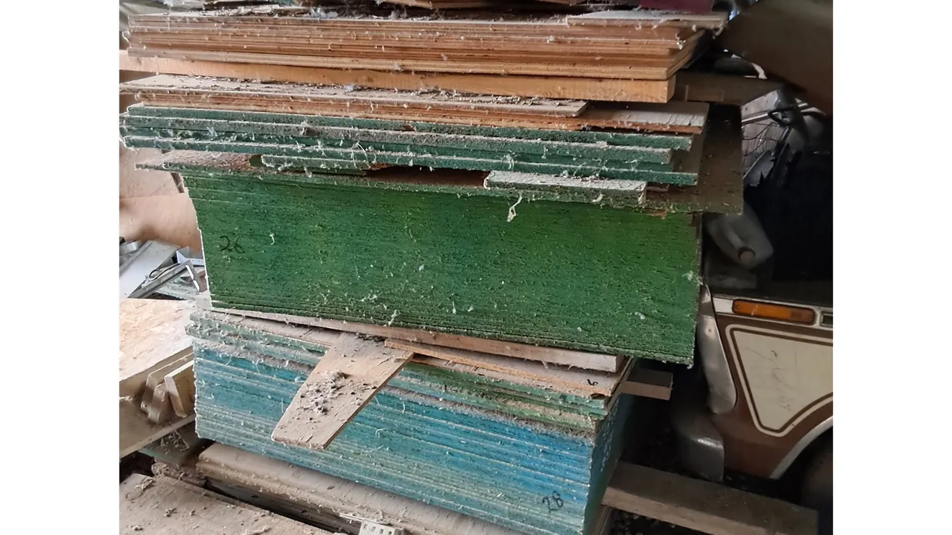 (79) 4x8' Sheets of Assorted Plywood, Miscellaneous Boards-Pickup Offsite South of Allan