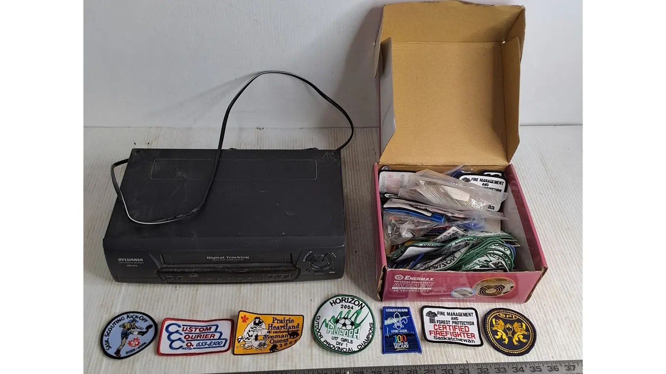 Sylvania VHS VCR - Powers On, No Remote, Assorted Bulk Embroidered Patches