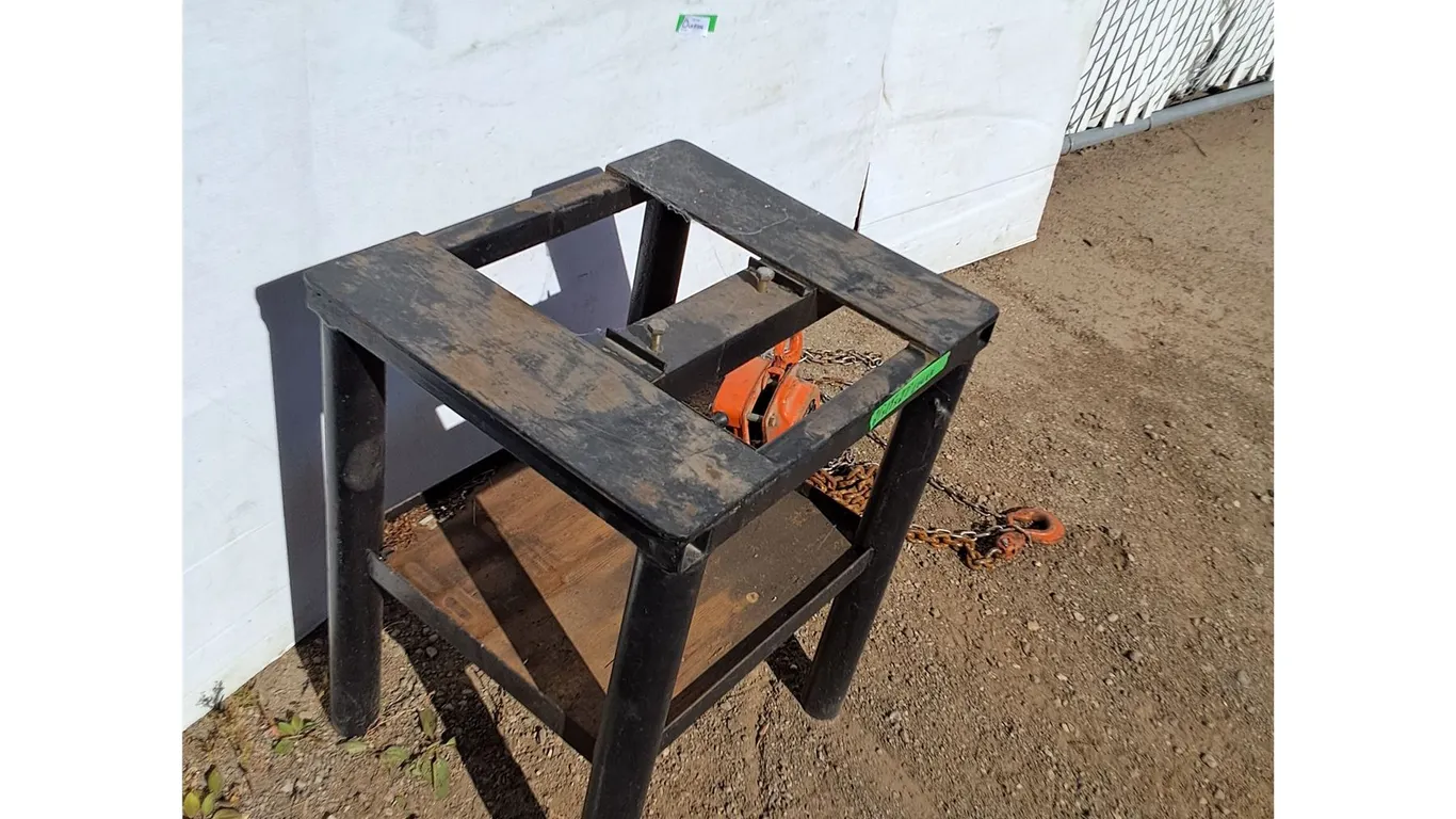 **Tiger 1 Ton Chain Block and Metal Workbench No Shipping