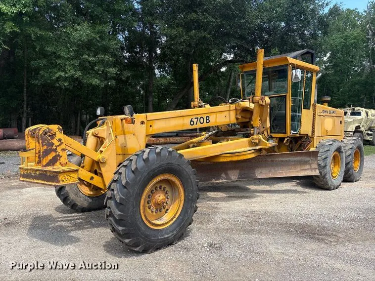 1992 John Deere 670B motor grader