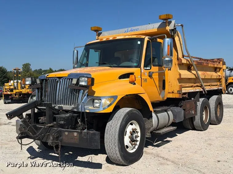 2006 International 7400 dump truck