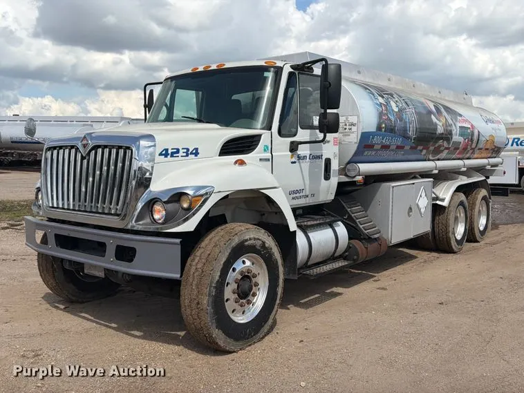 2010 International 7400 fuel truck