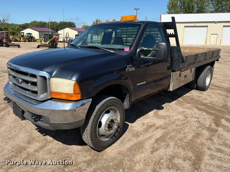 2000 Ford F550 Super Duty flatbed truck