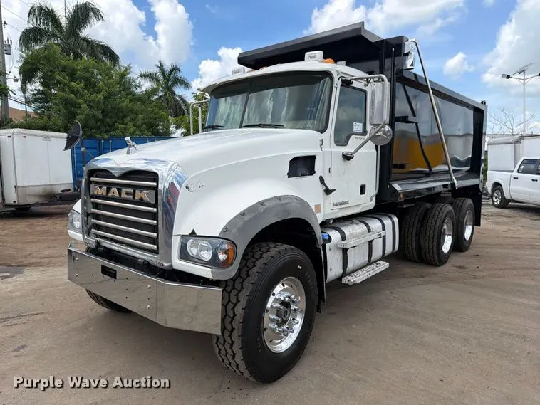2016 Mack GU713 dump truck