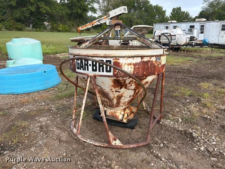 Gar-Bro 454-R concrete bucket